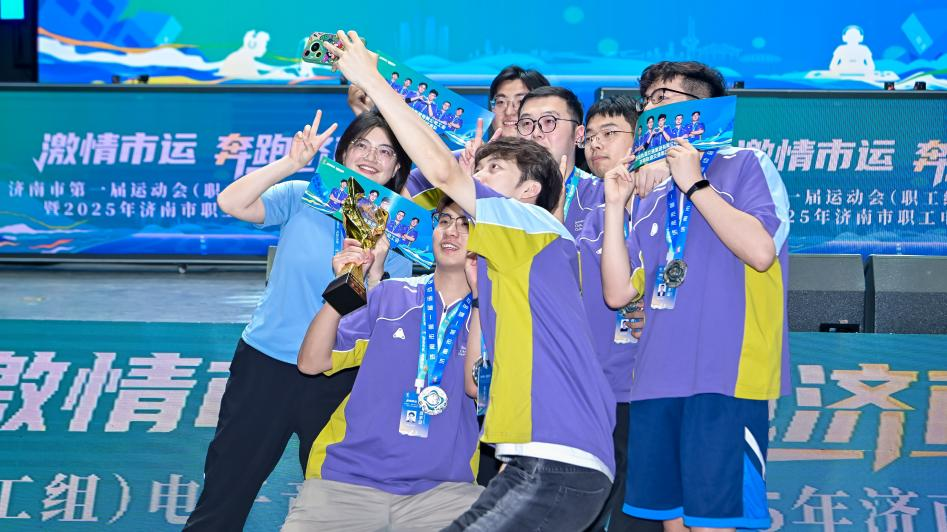 身雖坐擁年 身雖坐擁年